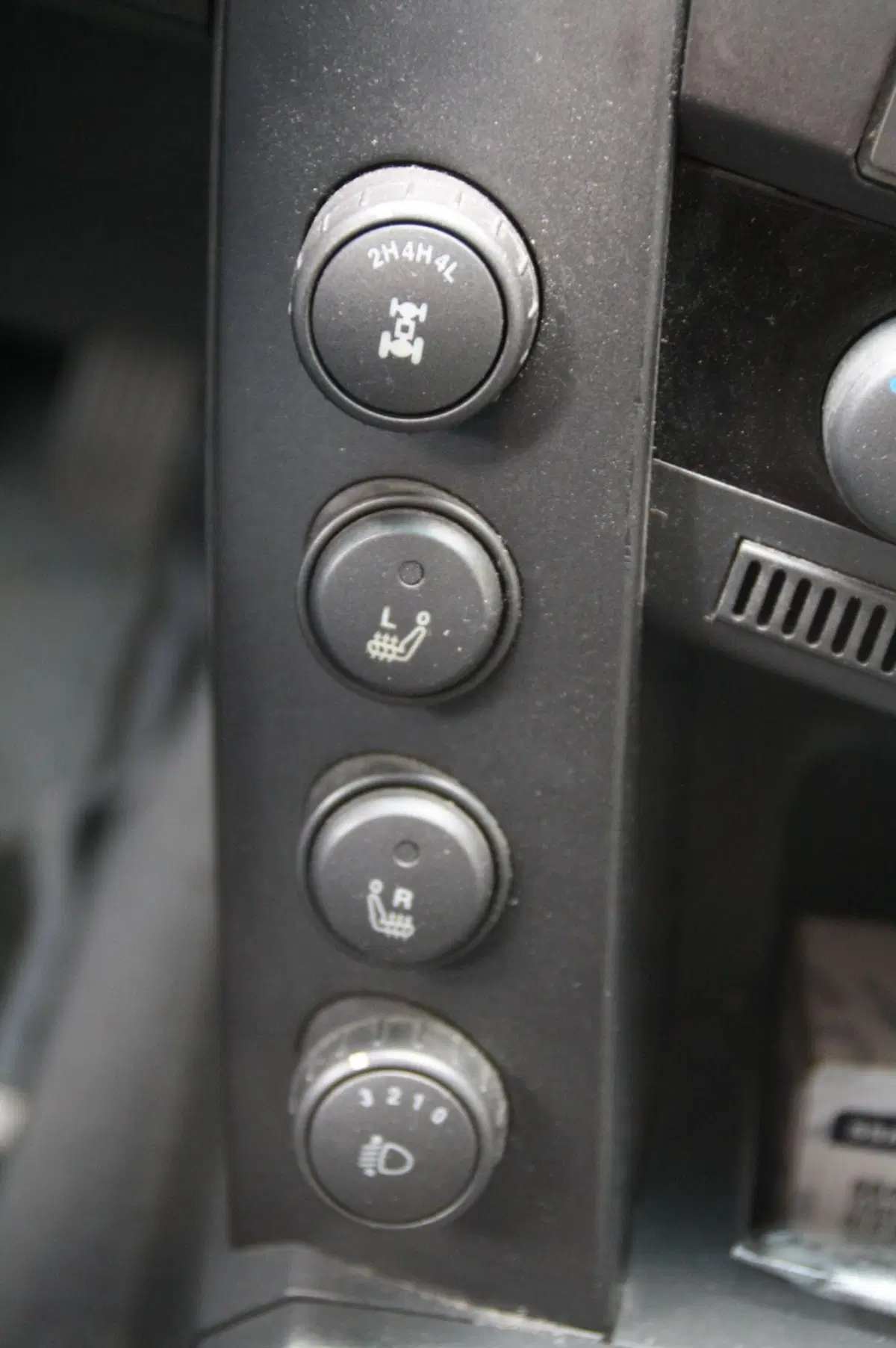 Ssangyong Kyron usata a Pordenone (11)