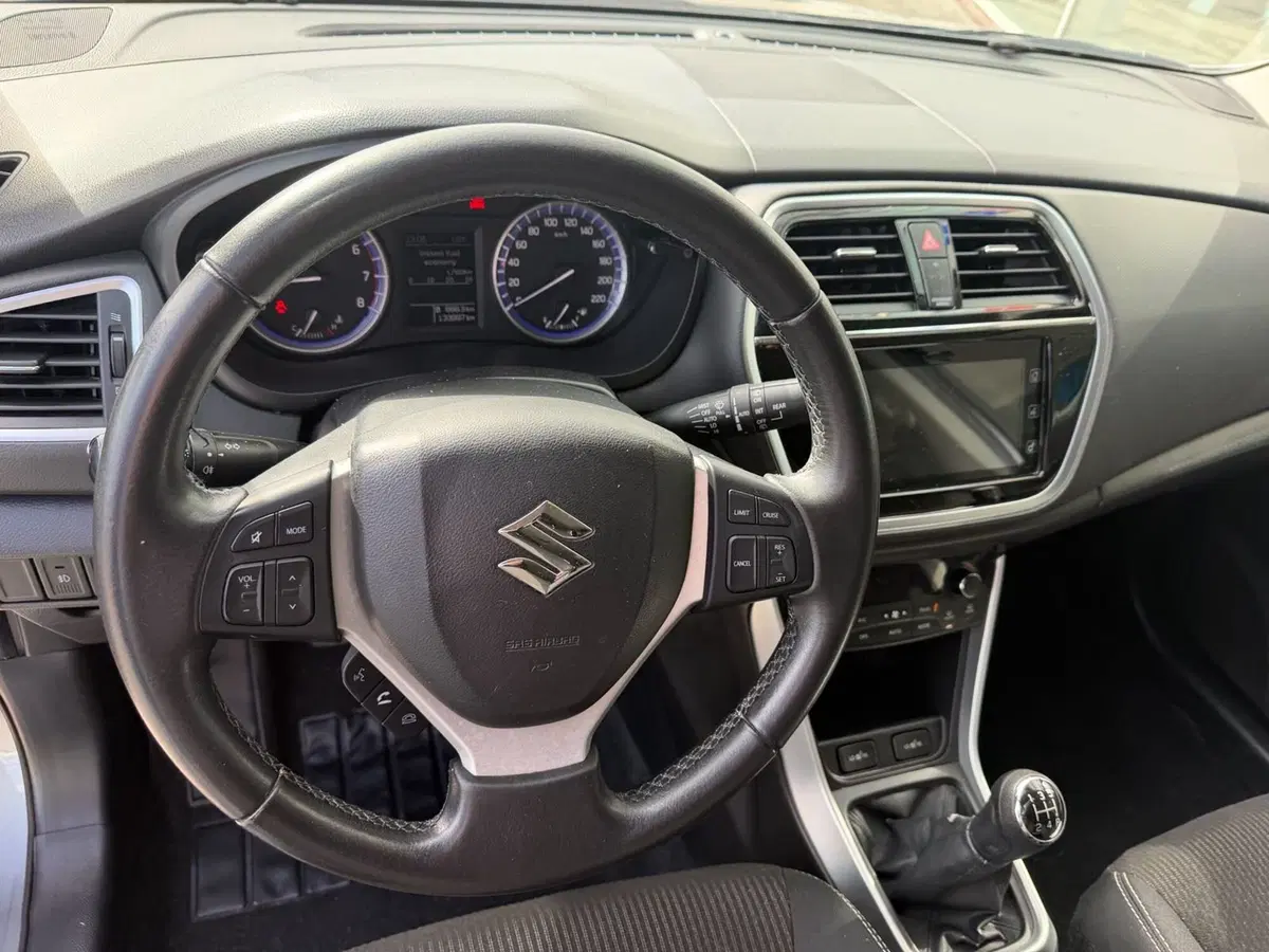 Suzuki S-Cross usata a Vicenza (11)