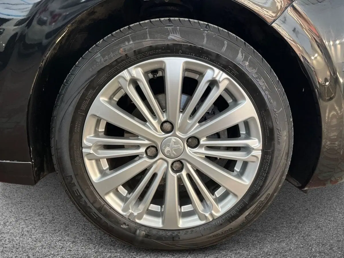Peugeot 208 usata a Bari (6)