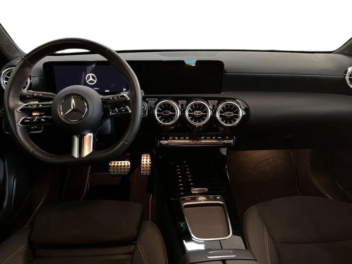 Mercedes-Benz Classe A usata a Bari (8)