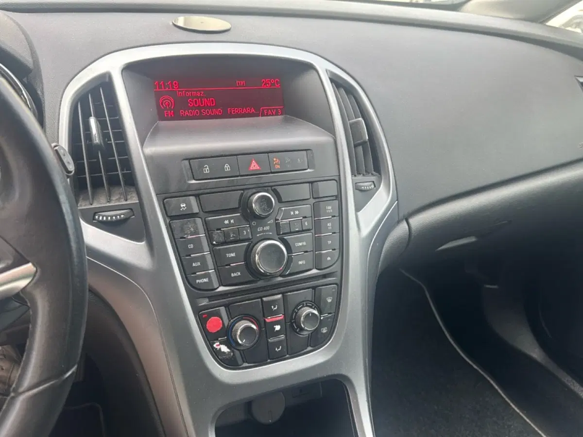 Opel Astra usata a Ferrara (10)