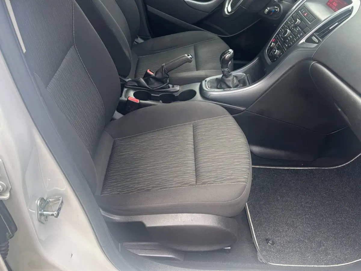 Opel Astra usata a Ferrara (14)