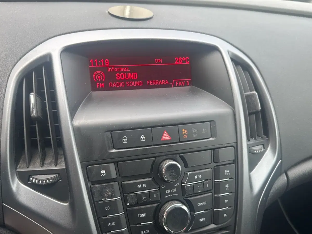 Opel Astra usata a Ferrara (9)