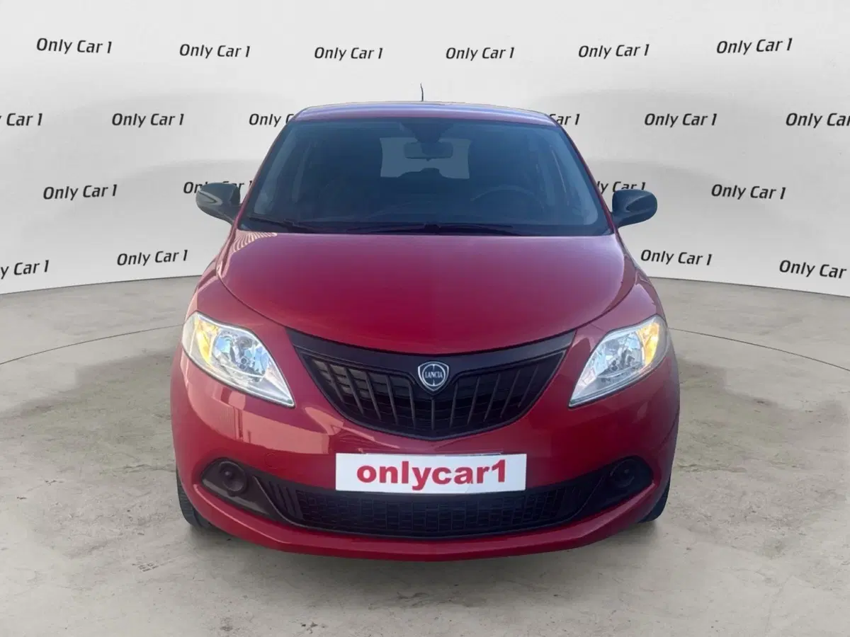 Lancia Ypsilon usata a Ferrara (4)