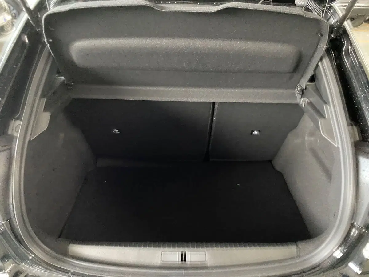Peugeot 208 nuova a Bari (8)