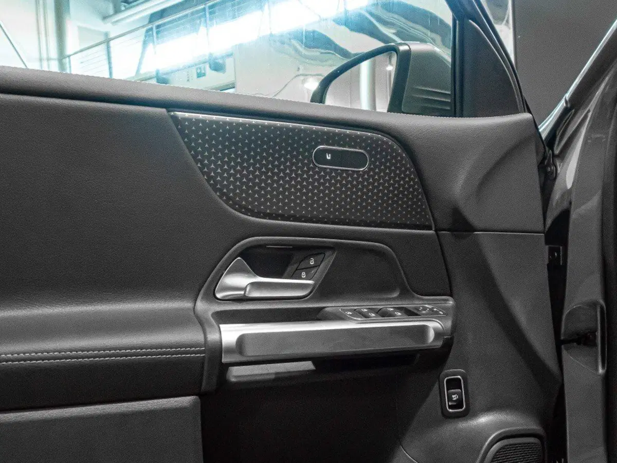 Mercedes-Benz GLB nuova a Ancona (11)