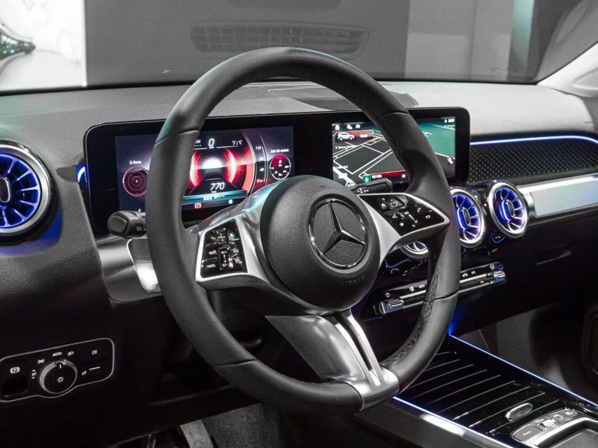 Mercedes-Benz GLB nuova a Ancona (12)
