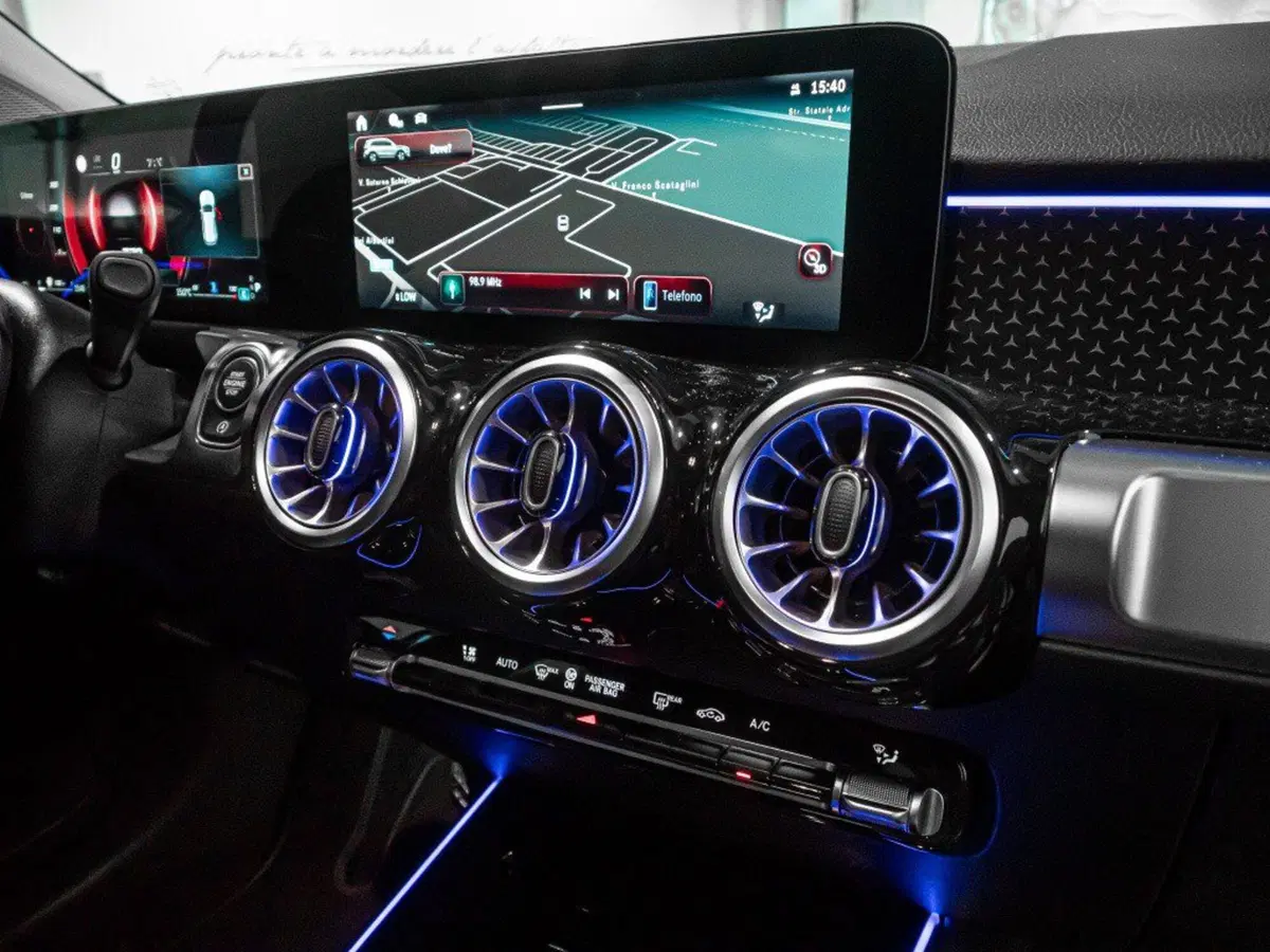 Mercedes-Benz GLB nuova a Ancona (20)