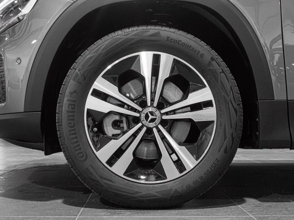 Mercedes-Benz GLB nuova a Ancona (4)