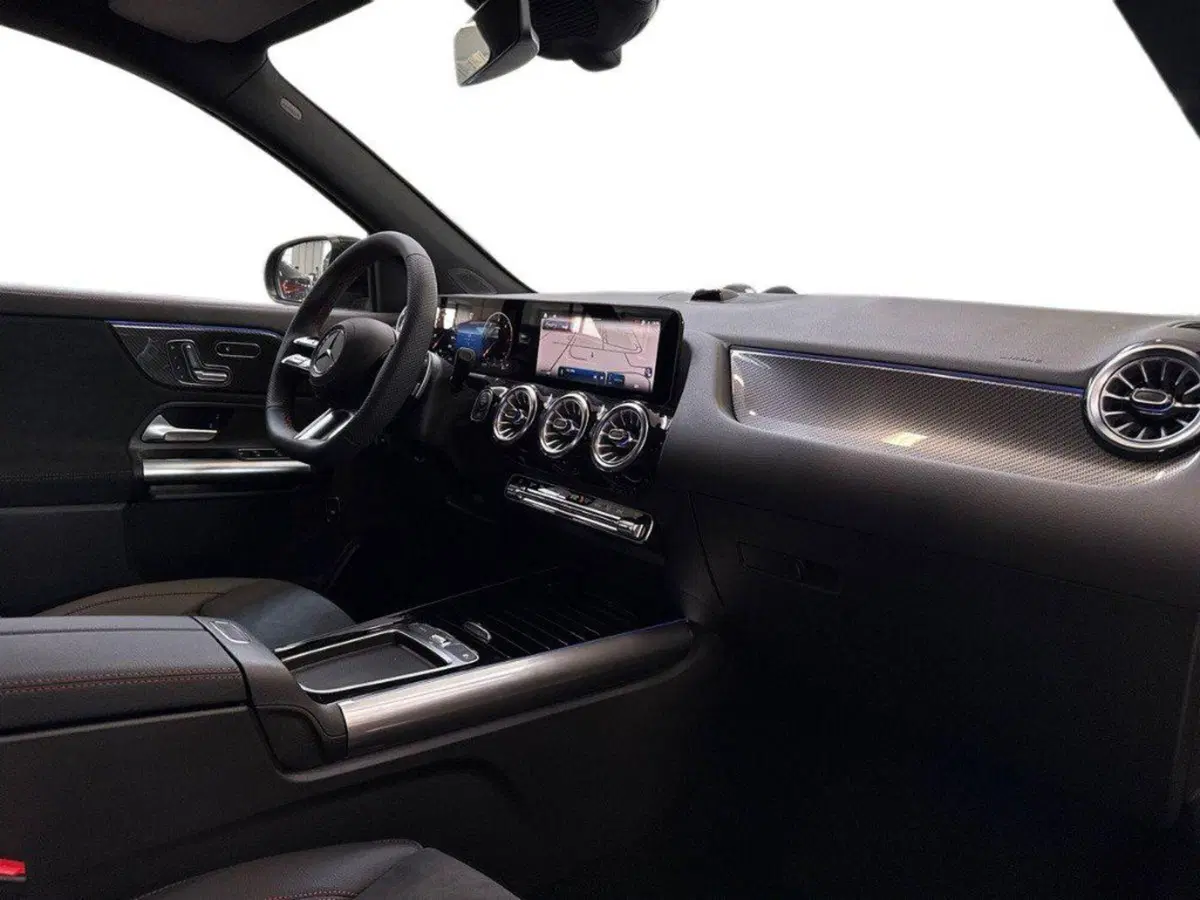 Mercedes-Benz GLA SUV nuova a Rimini (12)