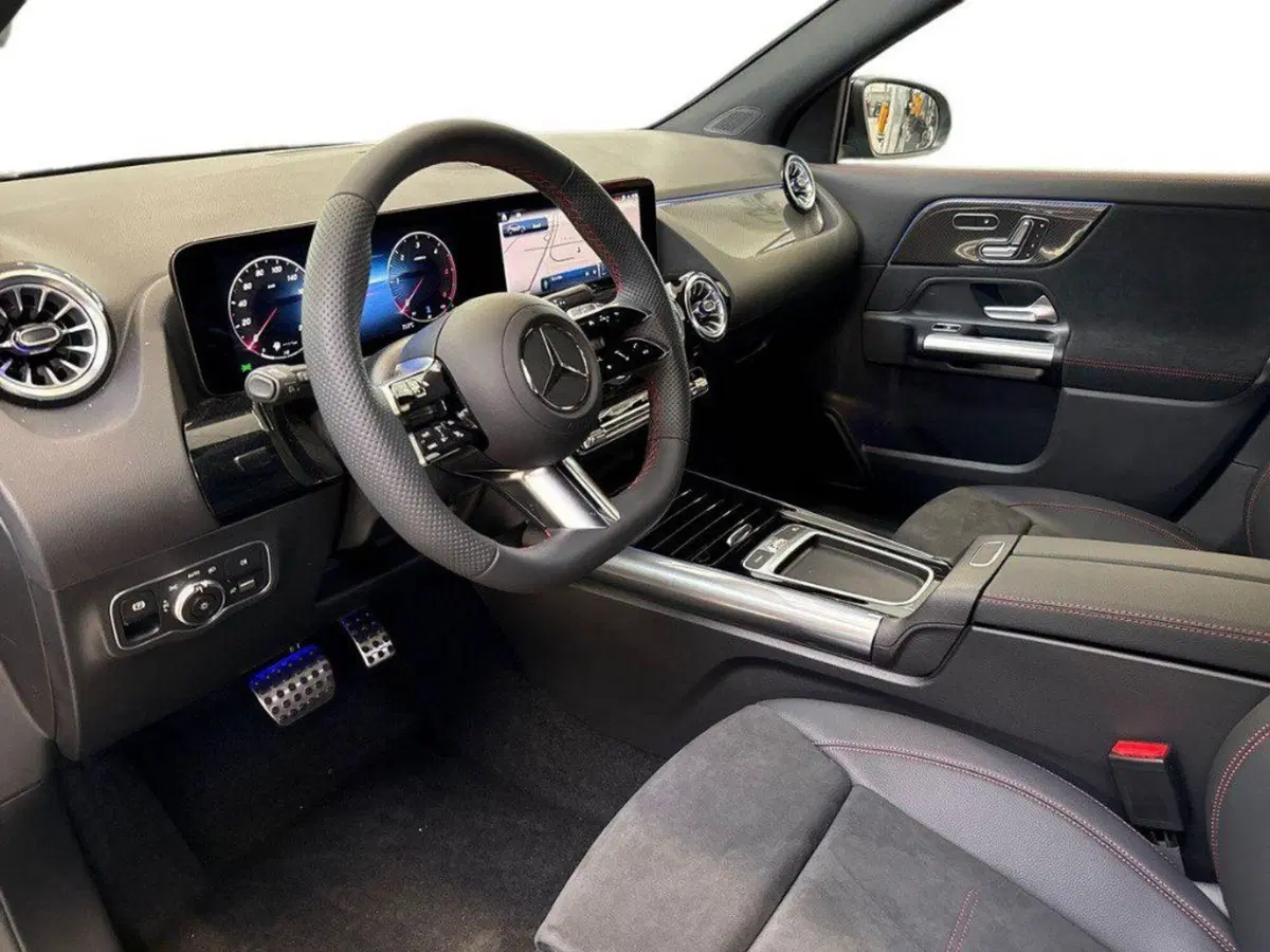 Mercedes-Benz GLA SUV nuova a Rimini (16)