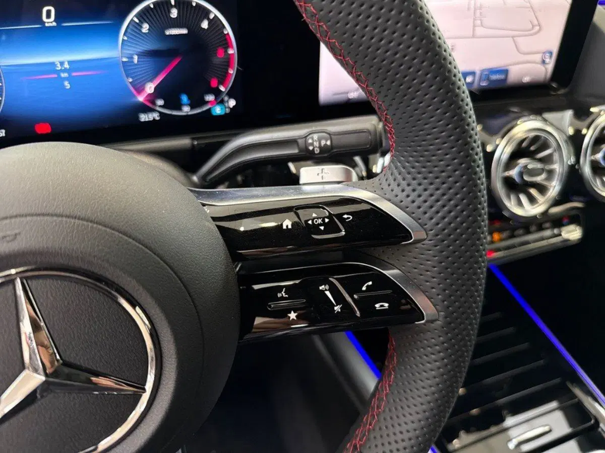 Mercedes-Benz GLA SUV nuova a Rimini (20)
