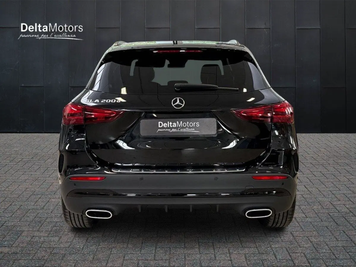 Mercedes-Benz GLA SUV nuova a Rimini (4)