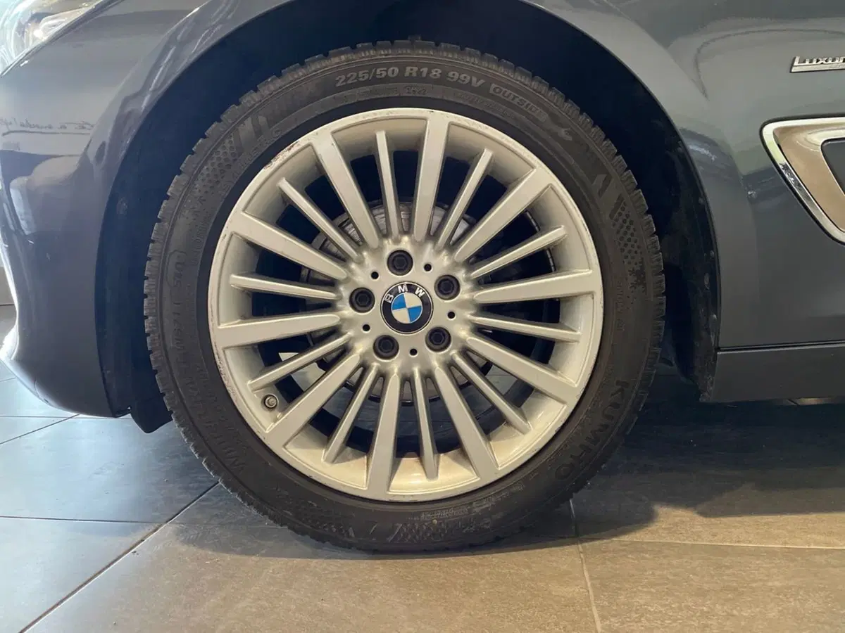 BMW Serie 6 Gran Turismo usata a Ancona (8)