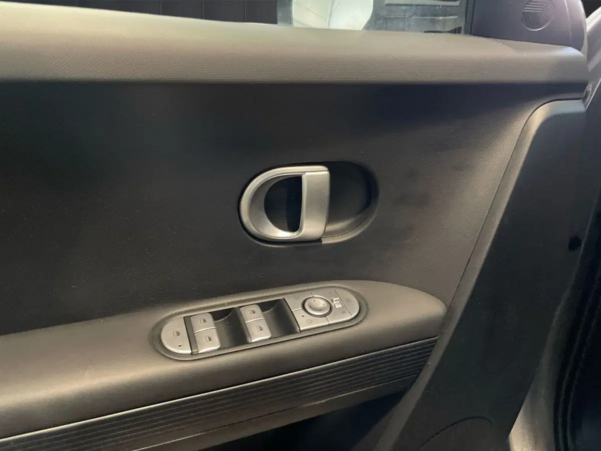 Hyundai Ioniq 5 usata a Ancona (17)