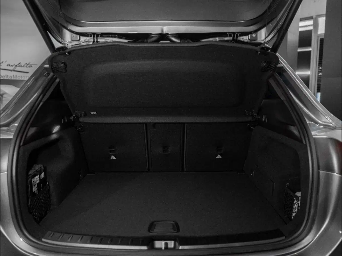 Mercedes-Benz GLA SUV nuova a Ancona (10)