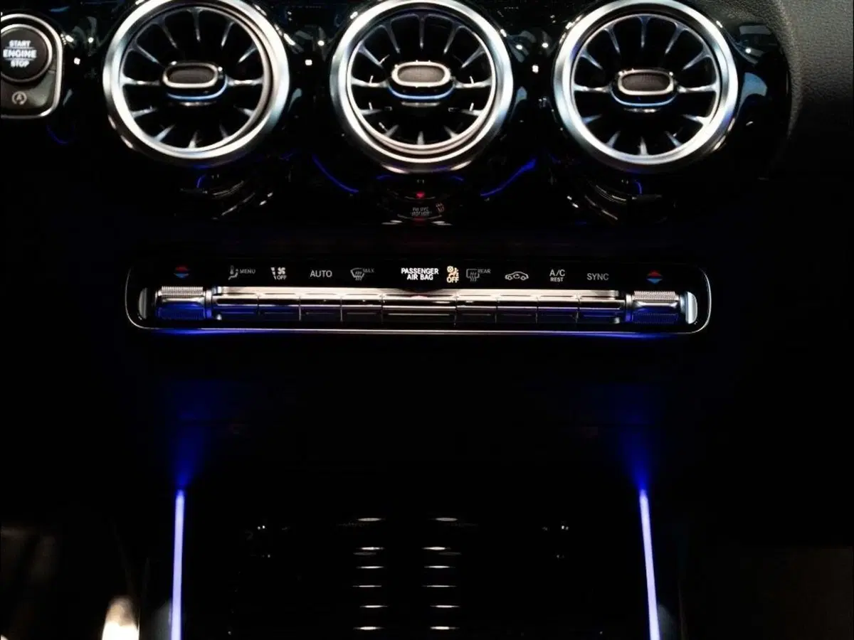 Mercedes-Benz GLA SUV nuova a Ancona (20)