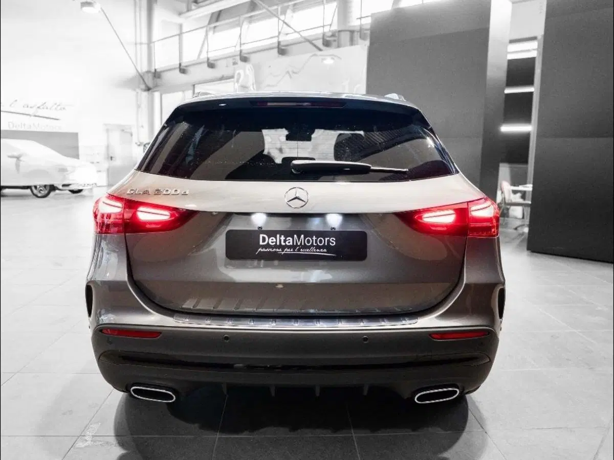 Mercedes-Benz GLA SUV nuova a Ancona (3)
