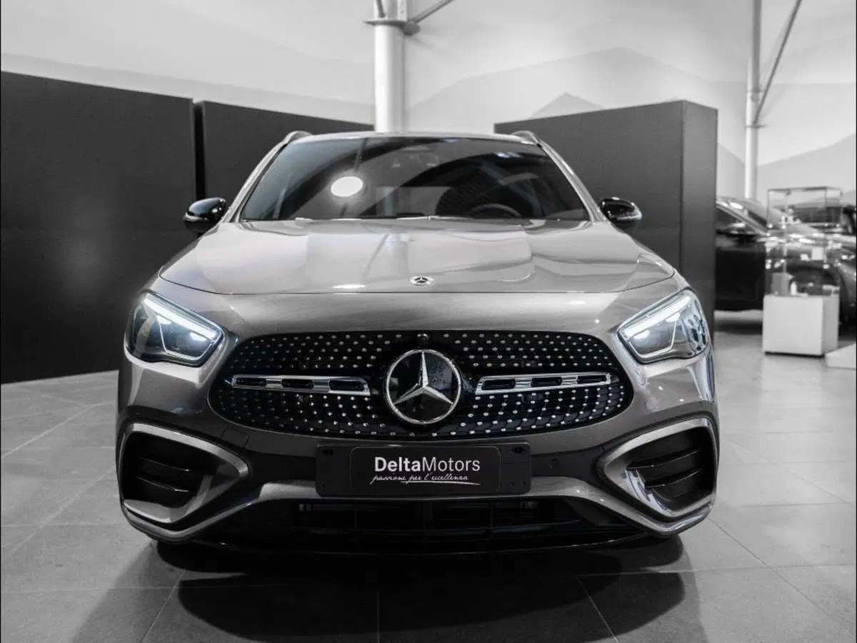 Mercedes-Benz GLA SUV nuova a Ancona (5)