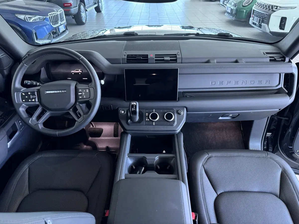 Land Rover Defender usata a Messina (11)