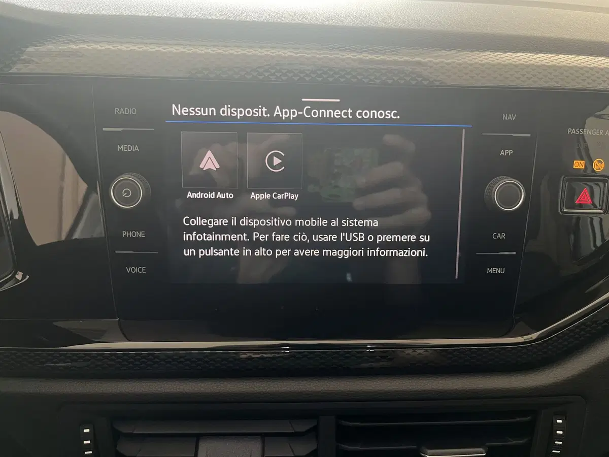 Volkswagen Taigo nuova a Benevento (11)