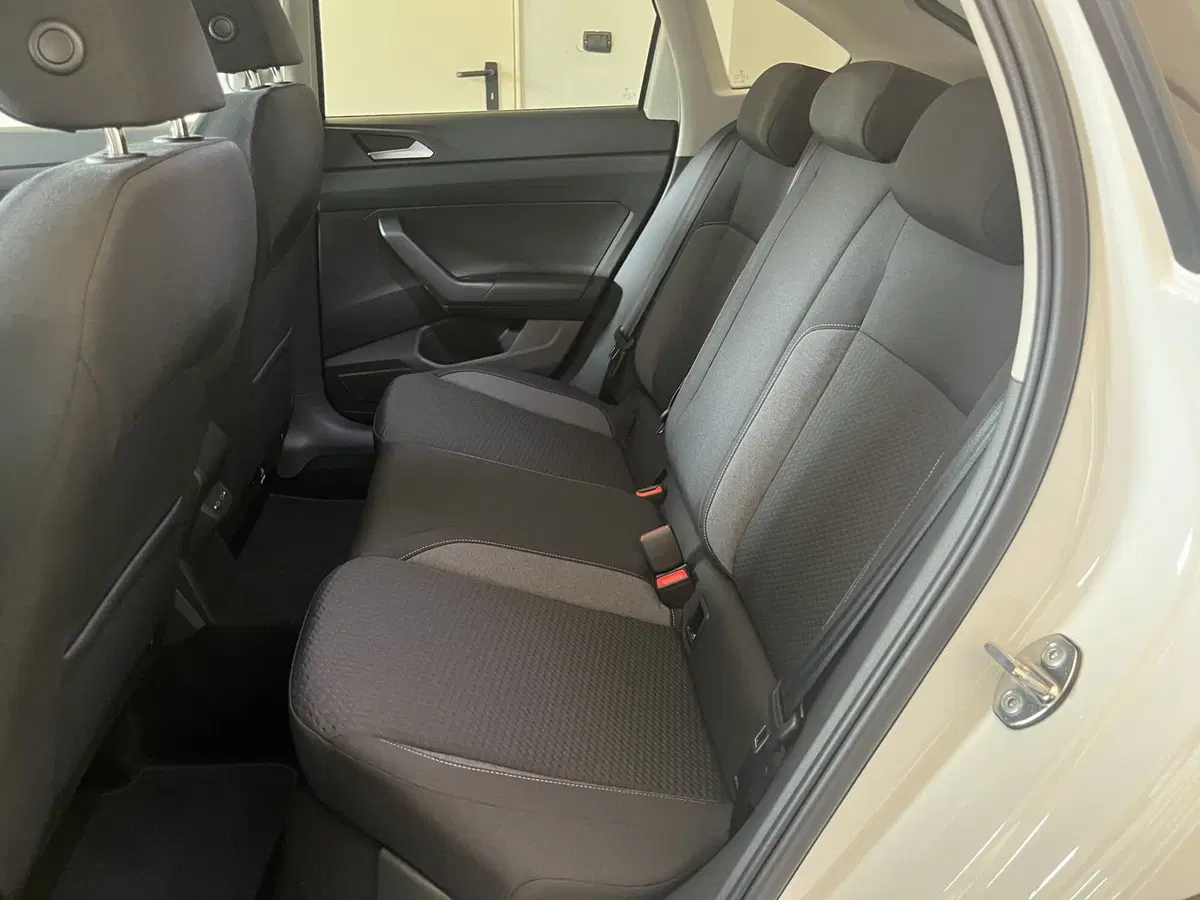 Volkswagen Taigo nuova a Benevento (14)