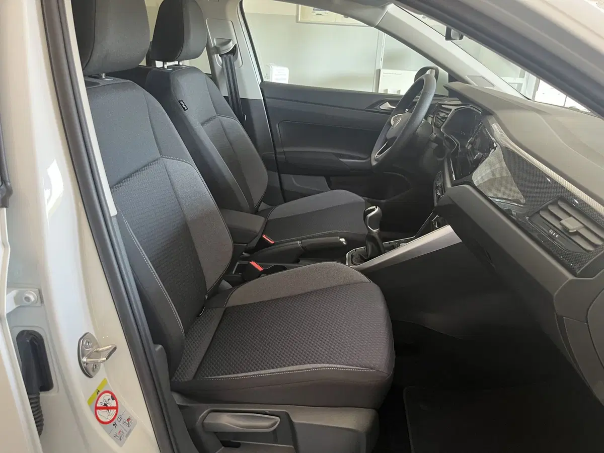 Volkswagen Taigo nuova a Benevento (17)