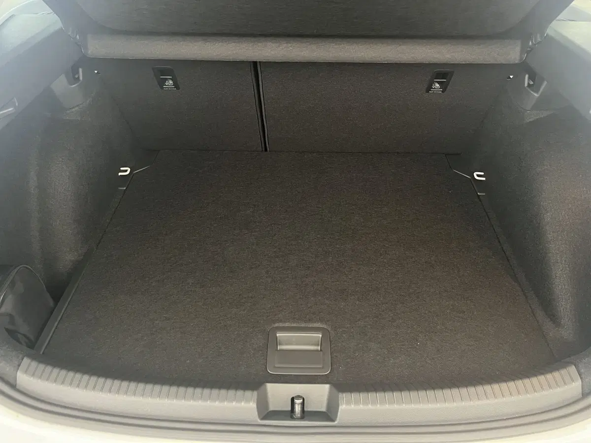 Volkswagen Taigo nuova a Benevento (5)
