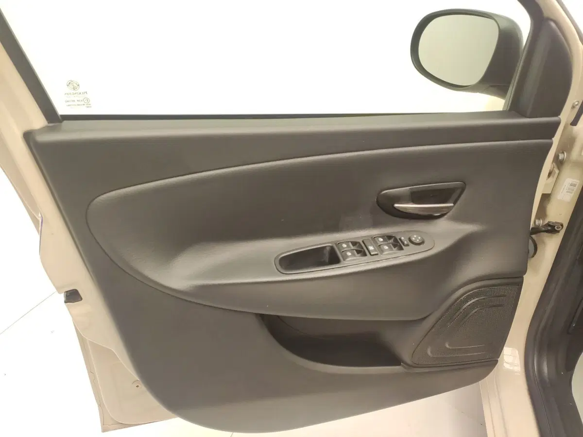 Lancia Ypsilon usata a Benevento (10)