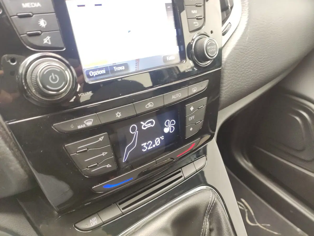 Lancia Ypsilon usata a Benevento (18)