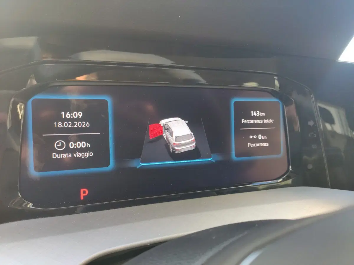 Volkswagen Golf nuova a Benevento (11)