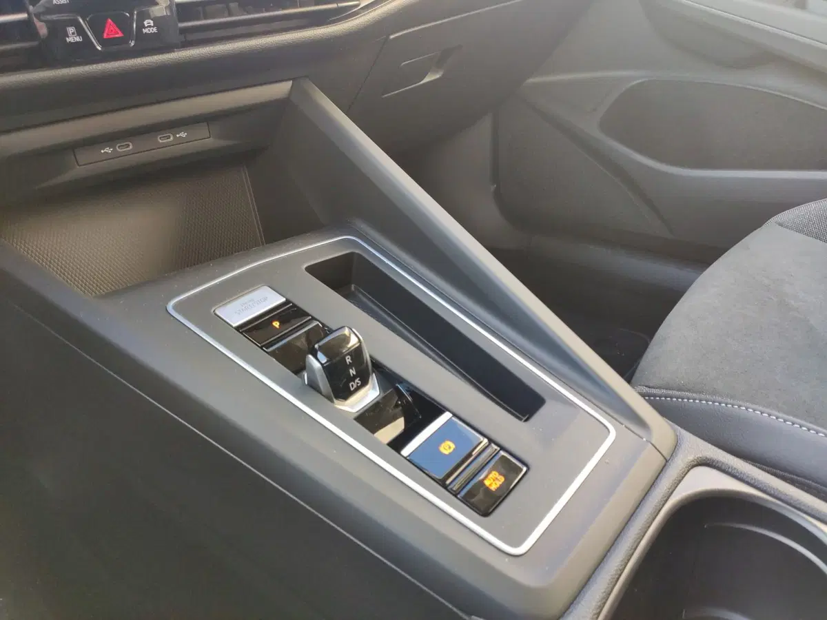 Volkswagen Golf nuova a Benevento (18)