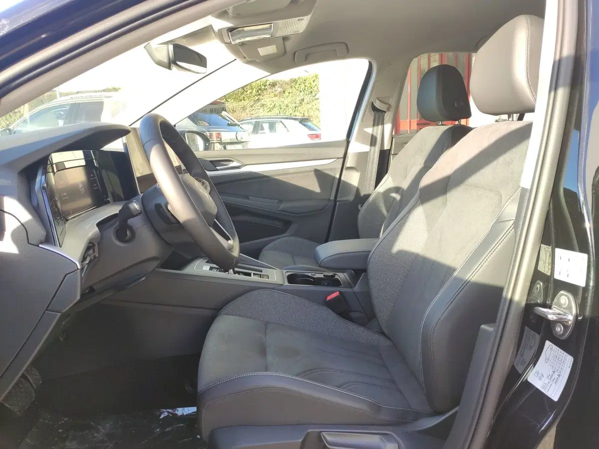 Volkswagen Golf nuova a Benevento (8)