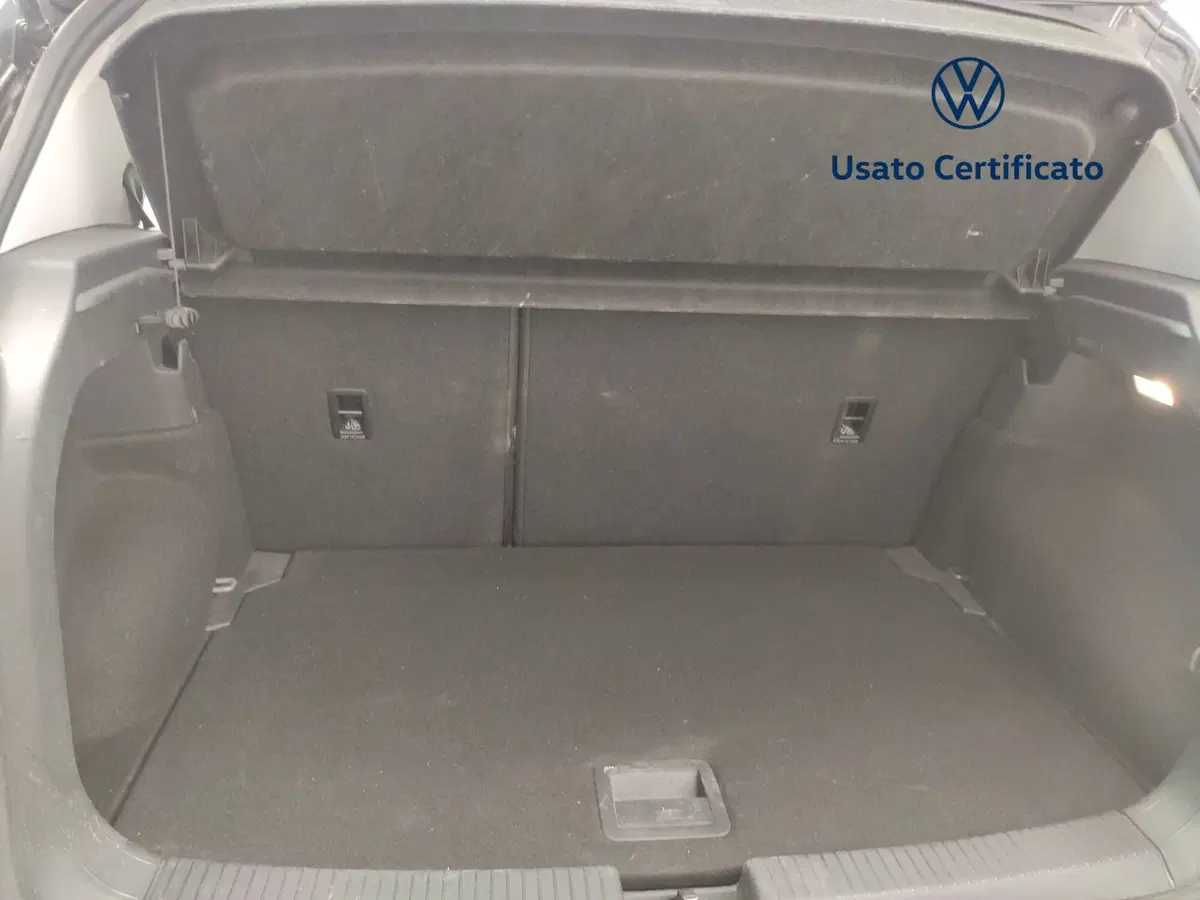 Volkswagen T-Cross usata a Benevento (12)