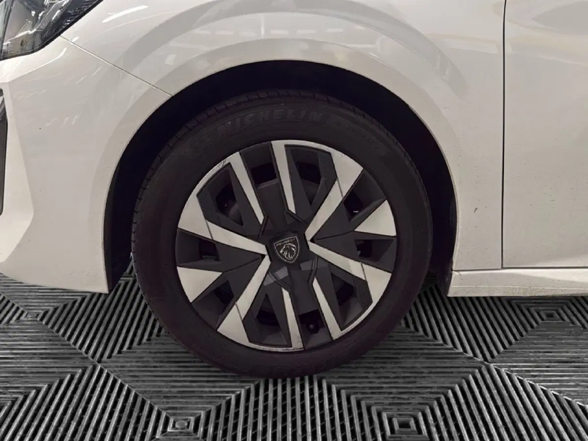 Peugeot 208 usata a Pordenone (9)