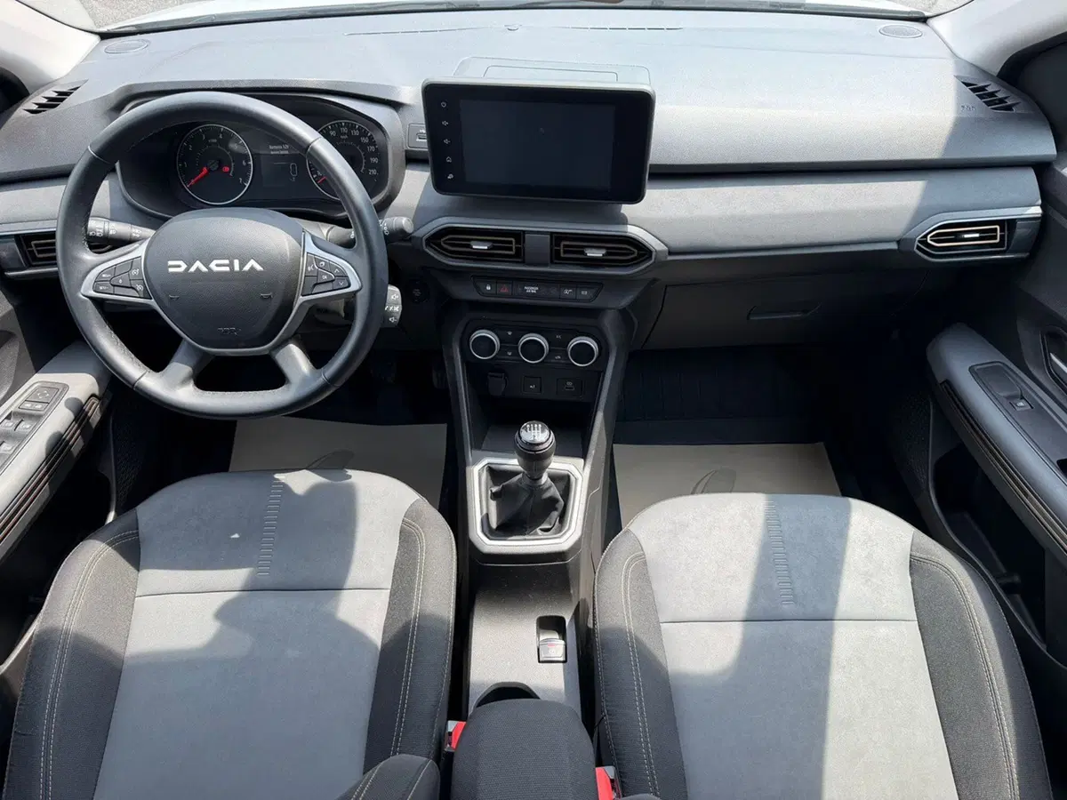 Dacia Jogger usata a Brescia (13)
