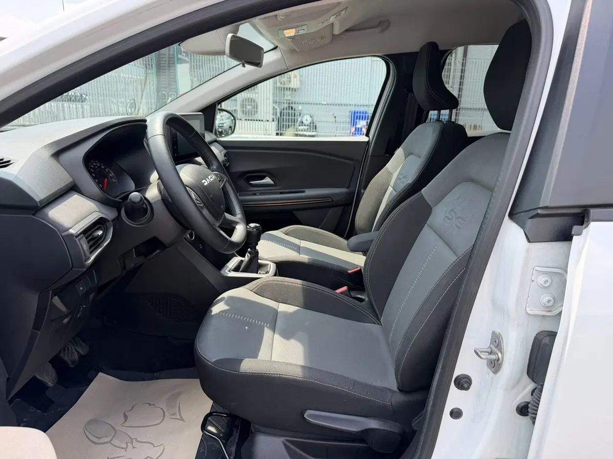 Dacia Jogger usata a Brescia (15)