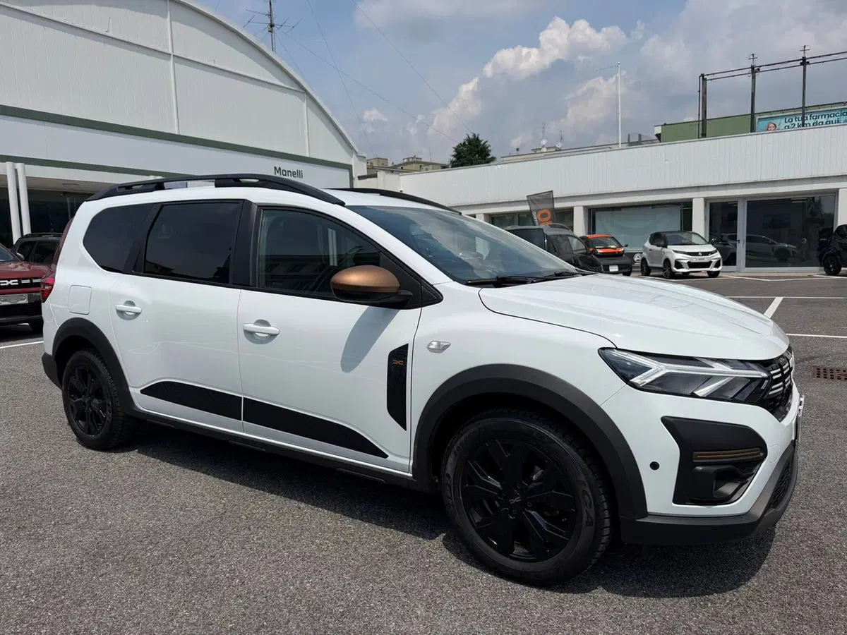 Dacia Jogger usata a Brescia (2)