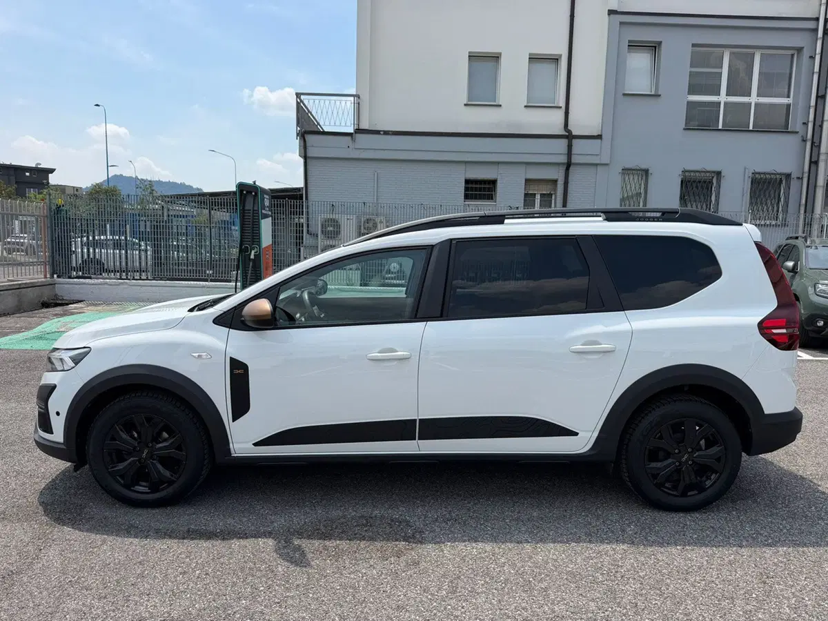 Dacia Jogger usata a Brescia (6)