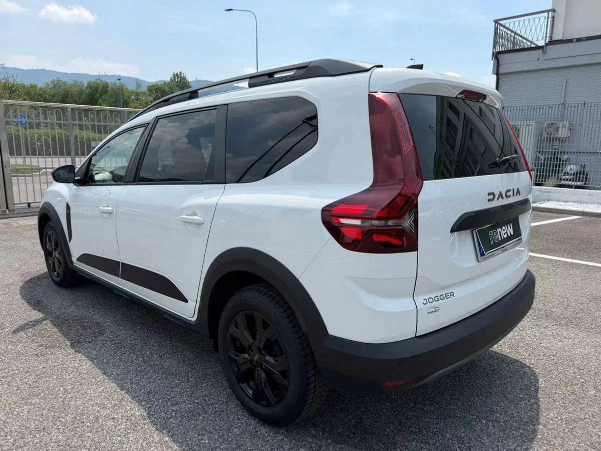 Dacia Jogger usata a Brescia (9)