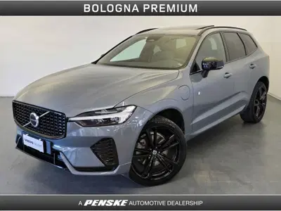 Volvo XC60 T6 Recharge AWD Plug-in Hybrid R-design del 2022 usata a Casalecchio di Reno