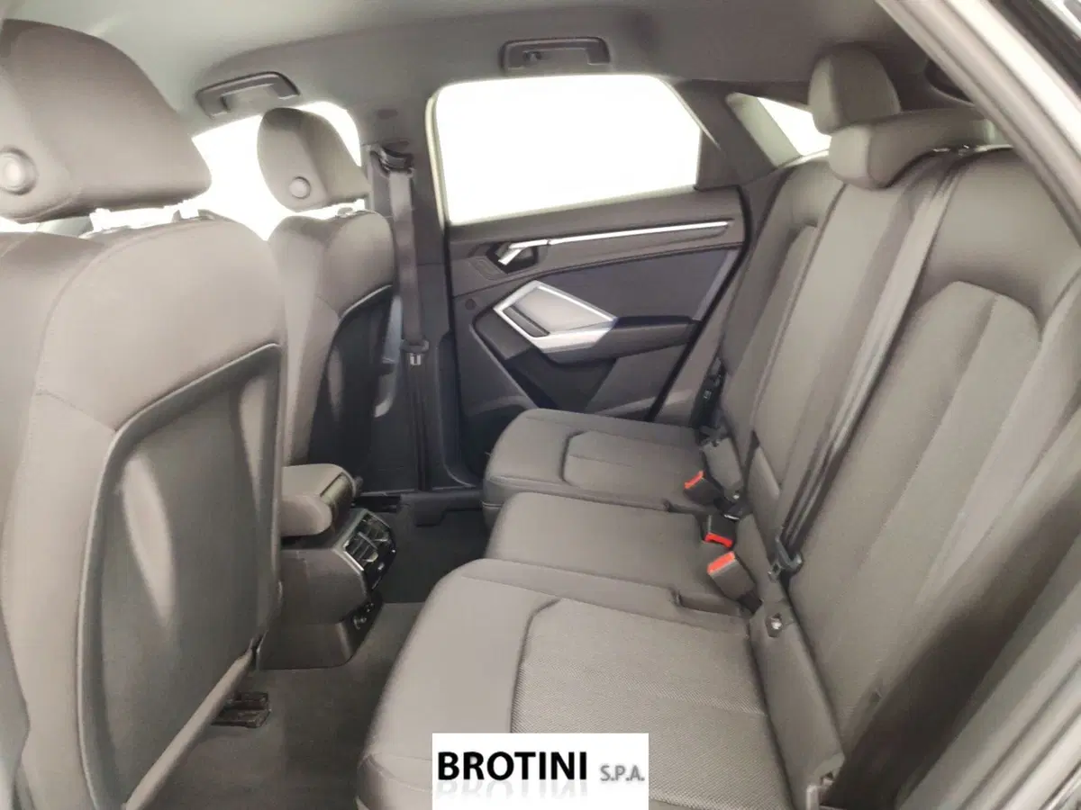 Audi Q3 Sportback usata a Massa-Carrara (10)