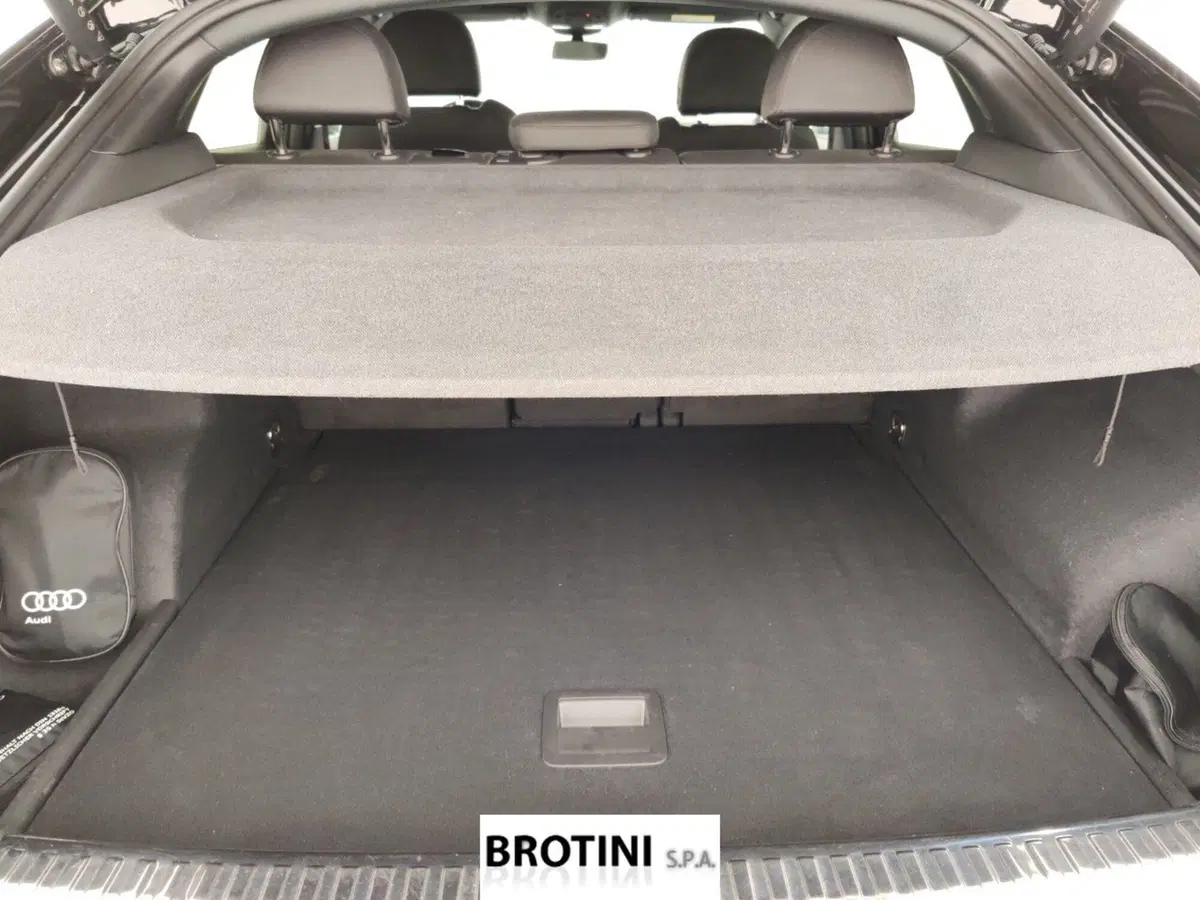 Audi Q3 Sportback usata a Massa-Carrara (15)