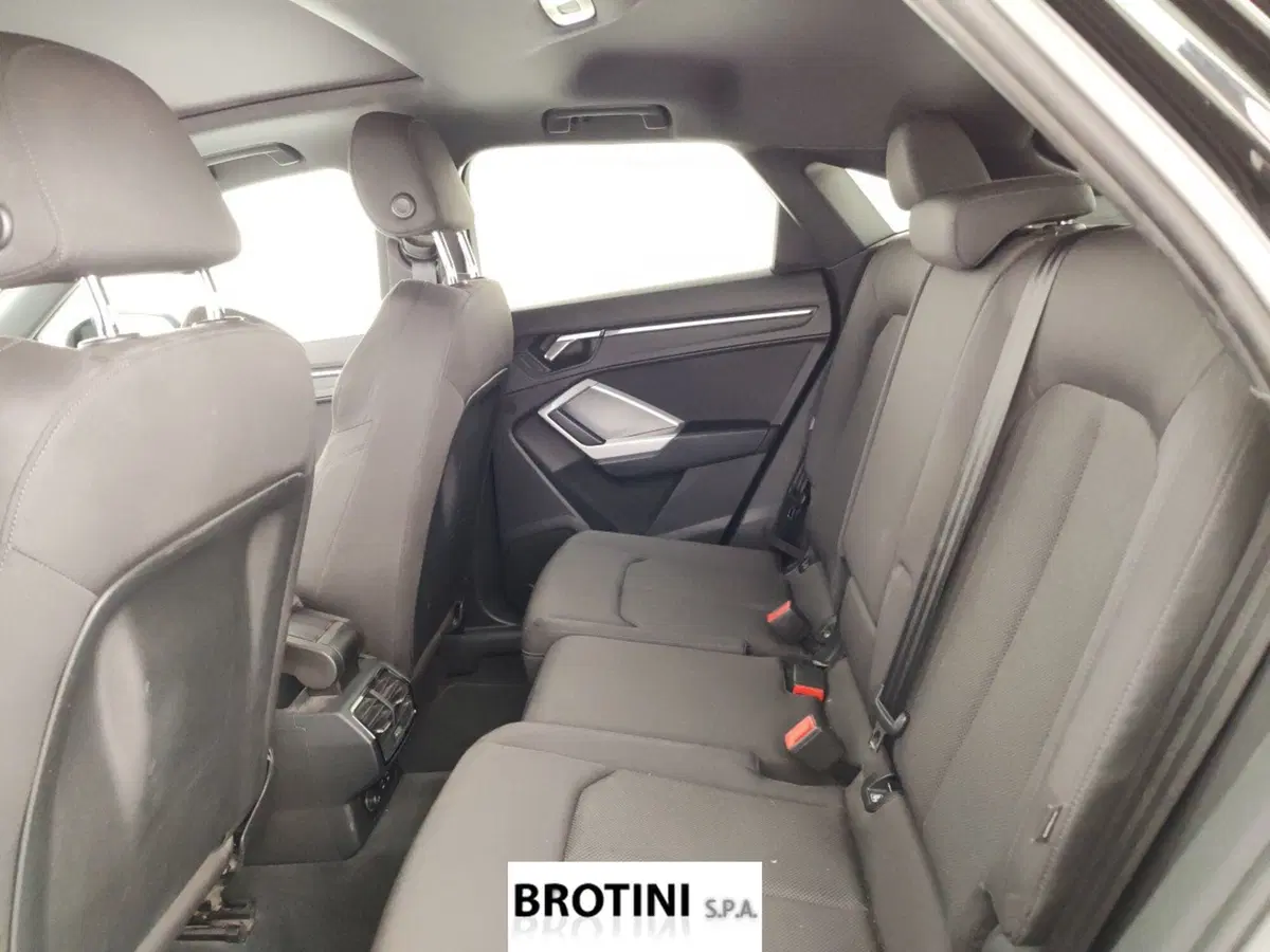 Audi Q3 Sportback usata a Massa-Carrara (10)