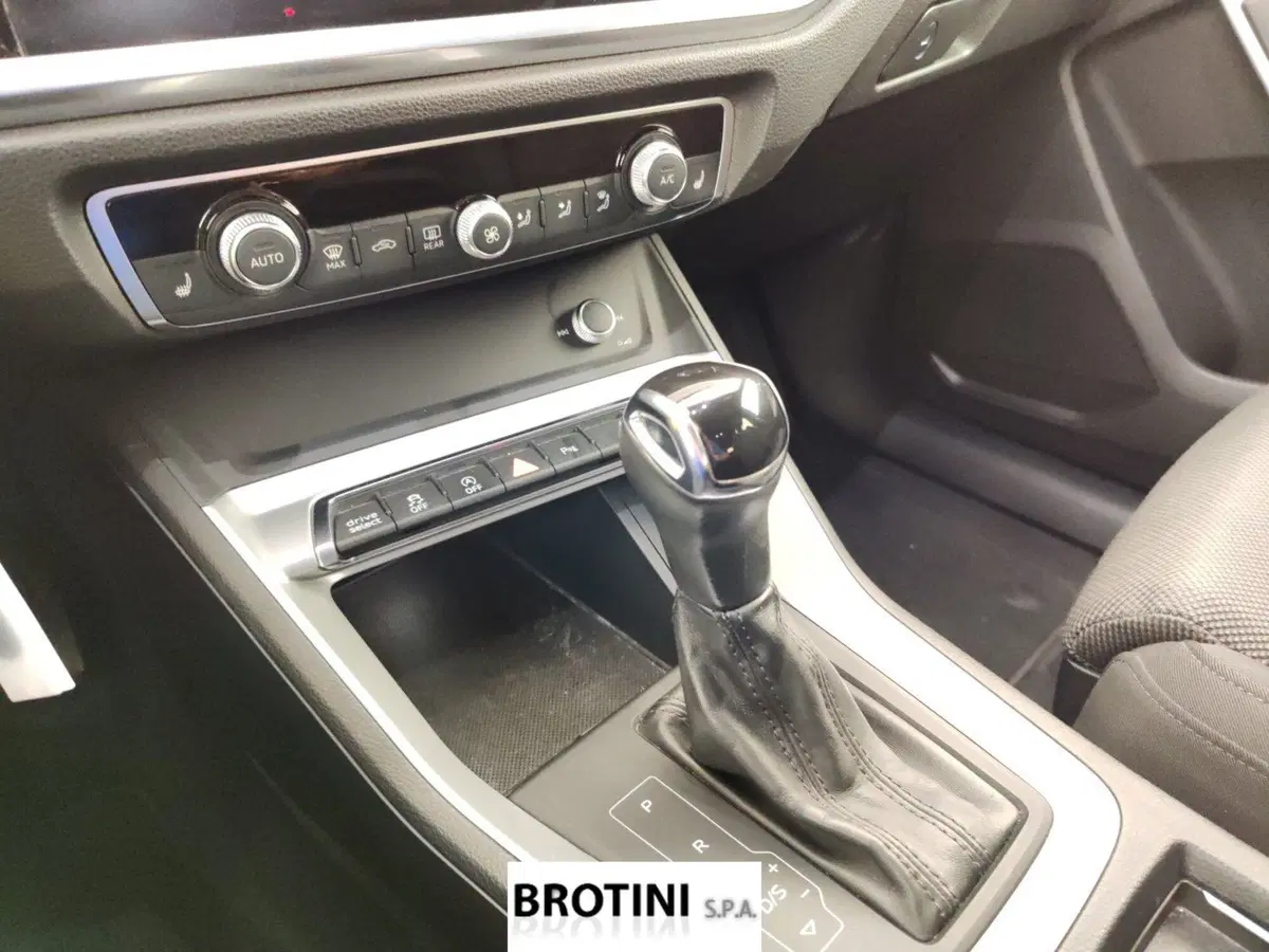 Audi Q3 Sportback usata a Massa-Carrara (11)