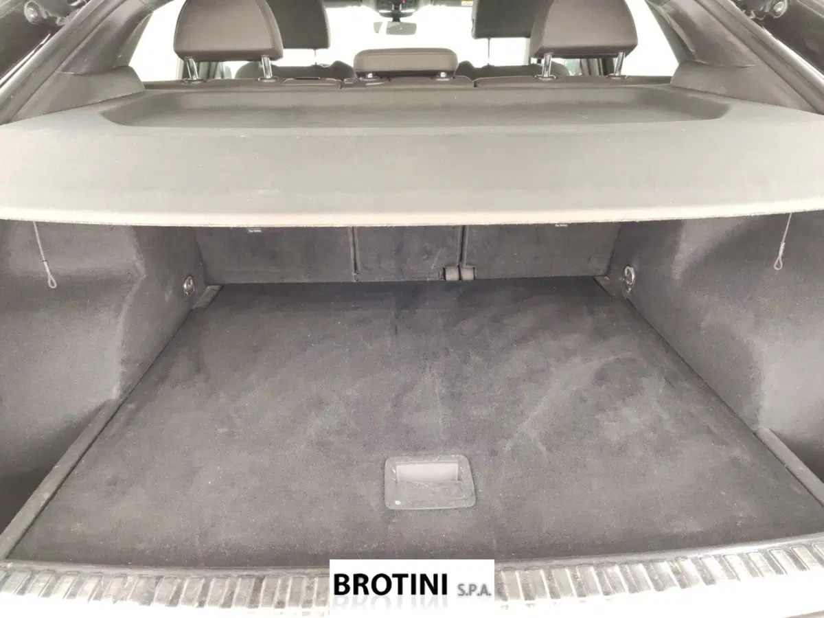 Audi Q3 Sportback usata a Massa-Carrara (15)