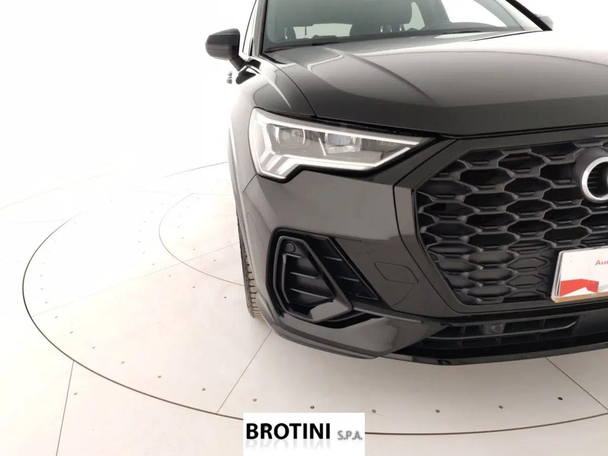Audi Q3 Sportback usata a Massa-Carrara (5)
