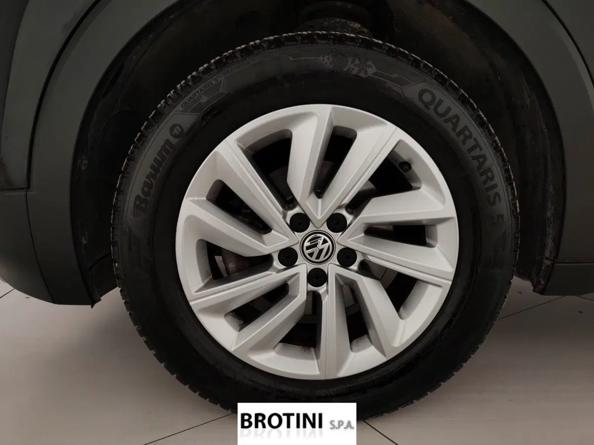 Volkswagen T-Cross usata a Massa-Carrara (6)