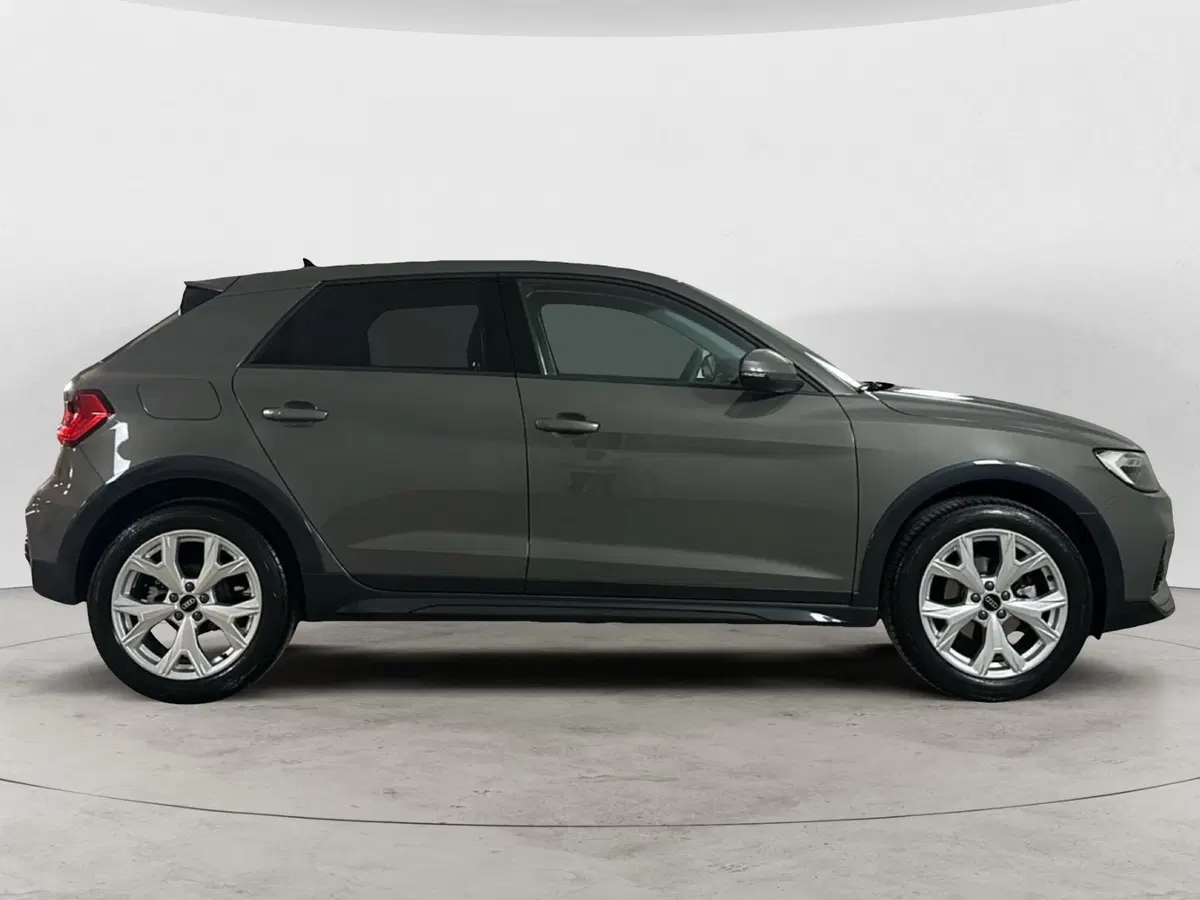 Audi A1 allstreet usata a Napoli (3)
