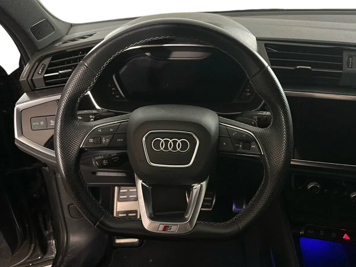 Audi Q3 Sportback usata a Napoli (11)